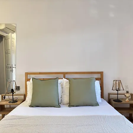 Unique 5br Art House In Balat W Garden 이스탄불