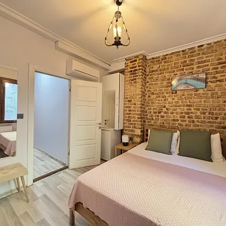 Unique 5br Art House In Balat W Garden