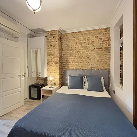 펜션 Unique 5br Art House In Balat W Garden 이스탄불